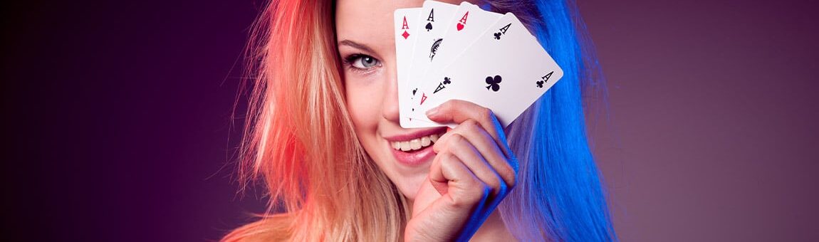 Ce înseamnă poker face și cum a devenit populară expresia?