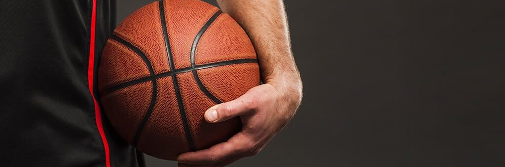 Cât durează un meci de baschet? (FIBA & NBA)